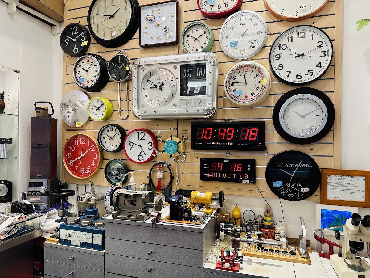 Mr. Kim Ye working on a watch at Time Corridor